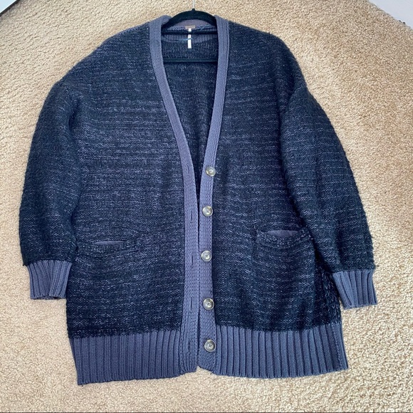 FREE PEOPLE GREY TWO TONED COZY FUZZ BUTTON FRONT SWEATER CARDIGAN XS - Picture 1 of 10